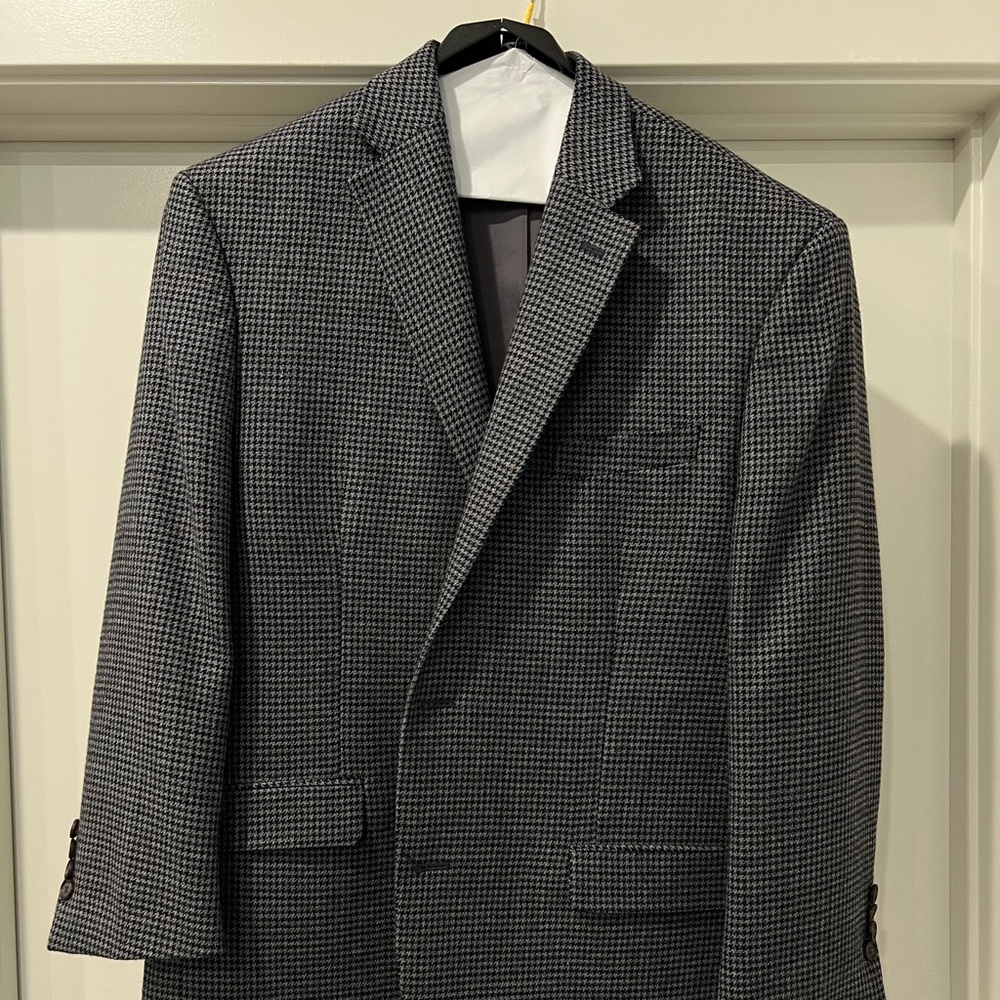 Excellent condition Ralph Lauren 100% wool sports coat. FREE SHIPPING